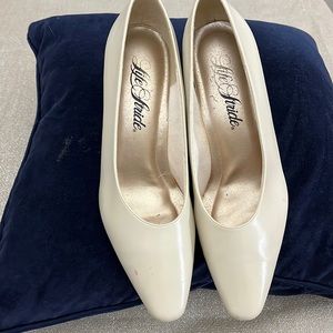 Women’s Classic Claire Dress Heels by Life Stride